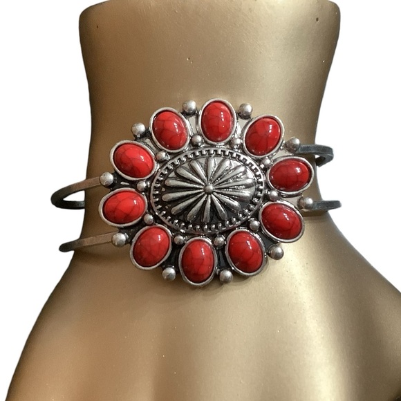 Boho western chic cuff bracelet with marbled red stones. NWT. Silver plated - Picture 2 of 5